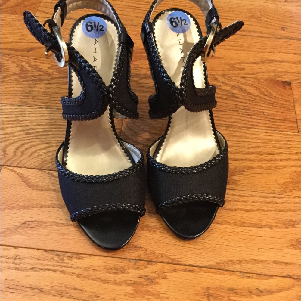 Shoes - Picture 4 of 8